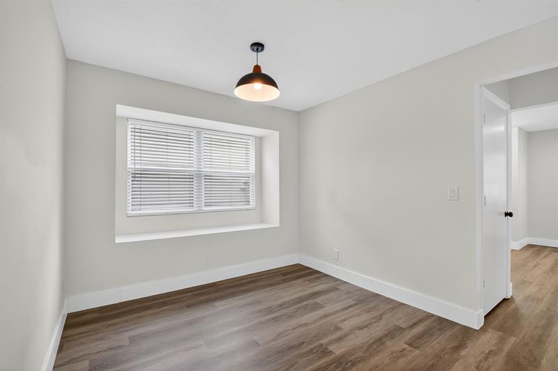 Image 10 of 52 For 5843 Thisledown Ct