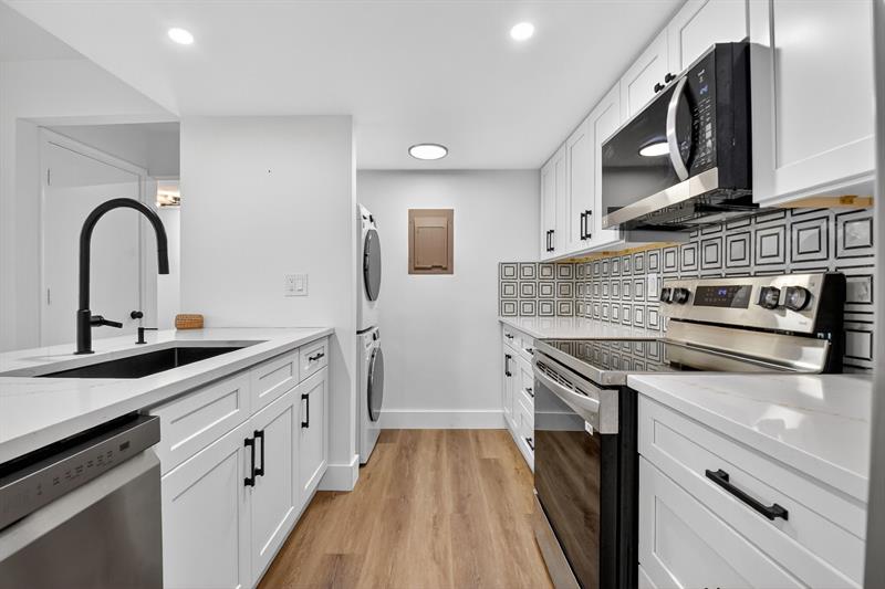 Image 16 of 52 For 5843 Thisledown Ct