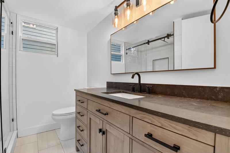 Image 20 of 52 For 5843 Thisledown Ct