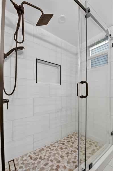 Image 22 of 52 For 5843 Thisledown Ct