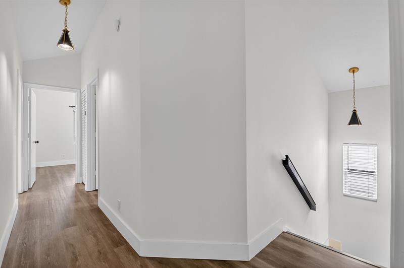 Image 23 of 52 For 5843 Thisledown Ct