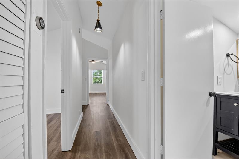 Image 24 of 52 For 5843 Thisledown Ct