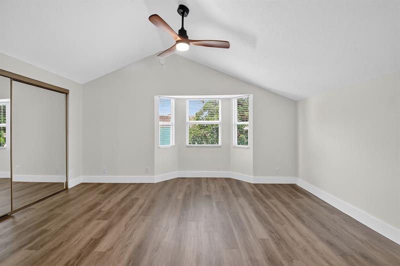 Image 25 of 52 For 5843 Thisledown Ct