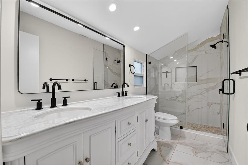 Image 28 of 52 For 5843 Thisledown Ct