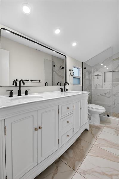 Image 29 of 52 For 5843 Thisledown Ct