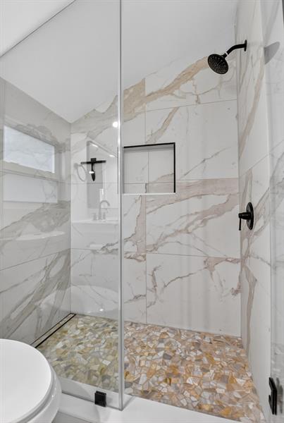 Image 30 of 52 For 5843 Thisledown Ct