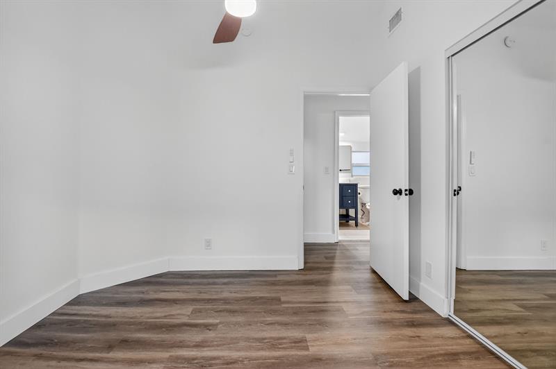 Image 32 of 52 For 5843 Thisledown Ct