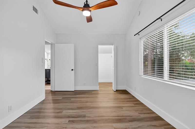 Image 37 of 52 For 5843 Thisledown Ct