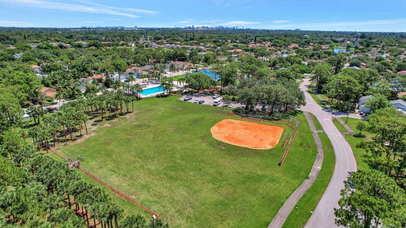 Image 43 of 52 For 5843 Thisledown Ct