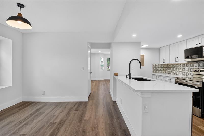 Image 9 of 52 For 5843 Thisledown Ct