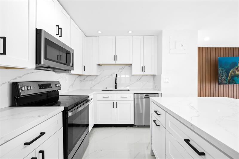 Image 12 of 33 For 865 23rd Ter