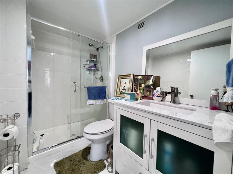 Image 9 of 24 For 2049 Ocean Dr  1108