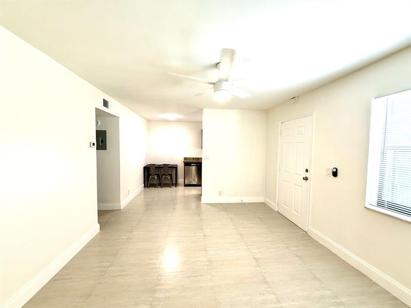 Image 4 of 11 For 607 29th Dr  24