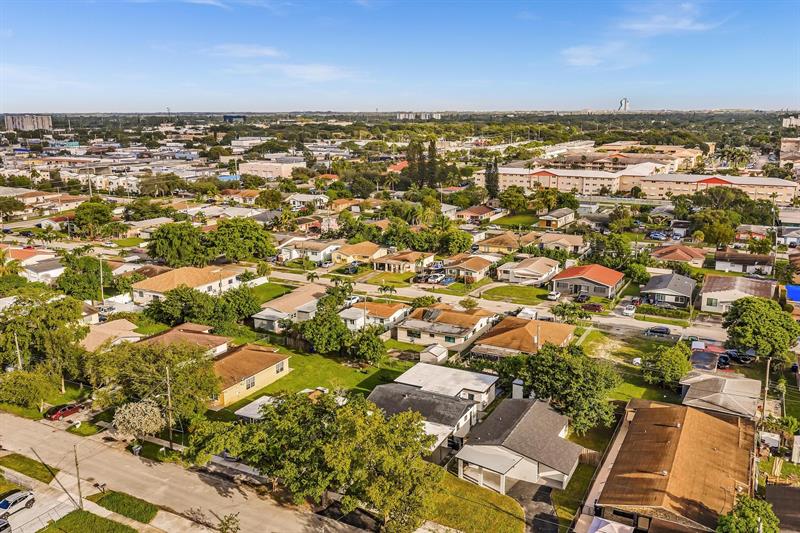 Image 24 of 34 For 5361 Flagler St