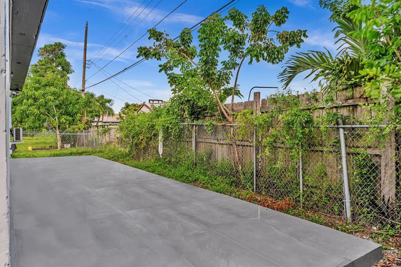 Image 32 of 34 For 5361 Flagler St