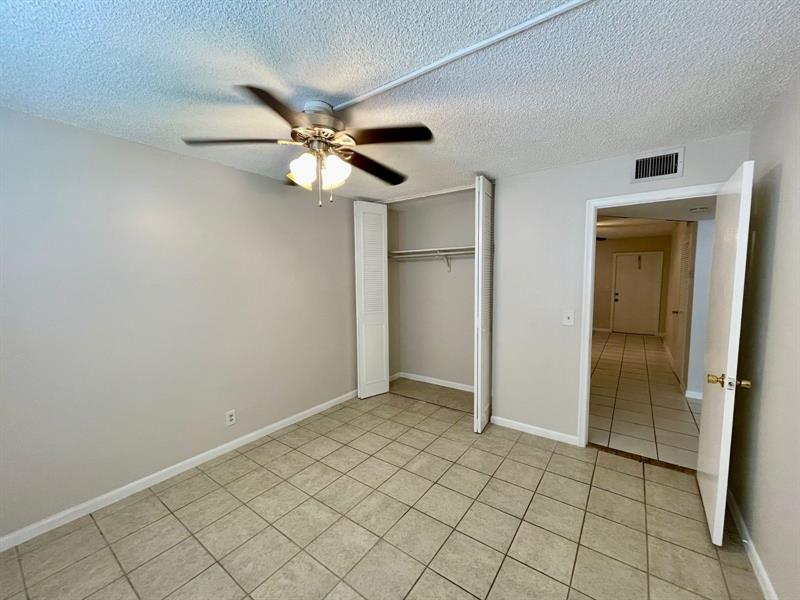 Image 6 of 14 For 511 Kalmia Dr  7