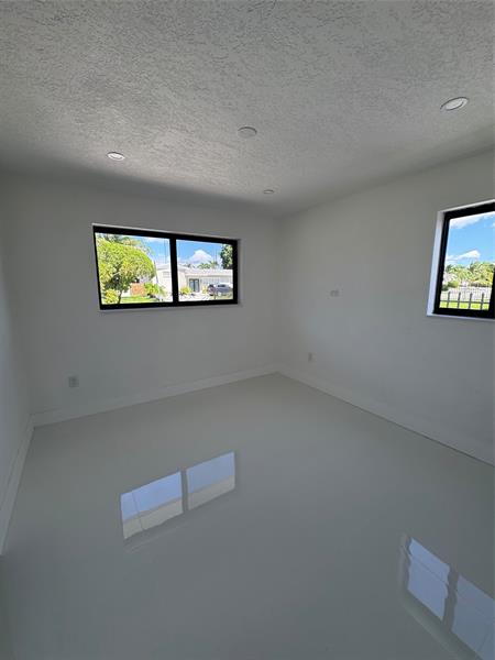 Image 15 of 18 For 1420 198th St