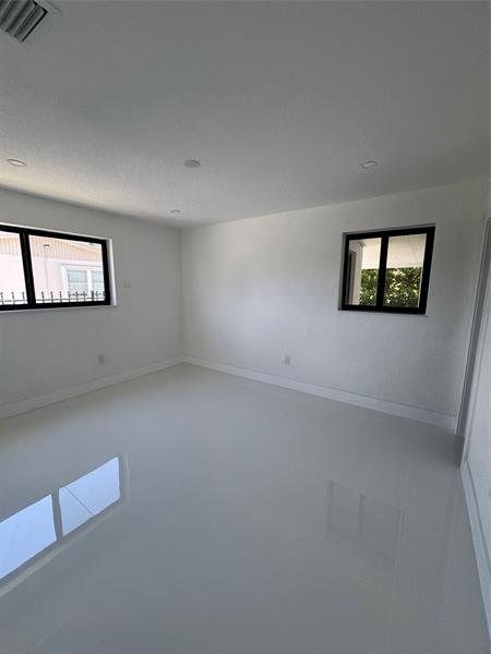 Image 16 of 18 For 1420 198th St