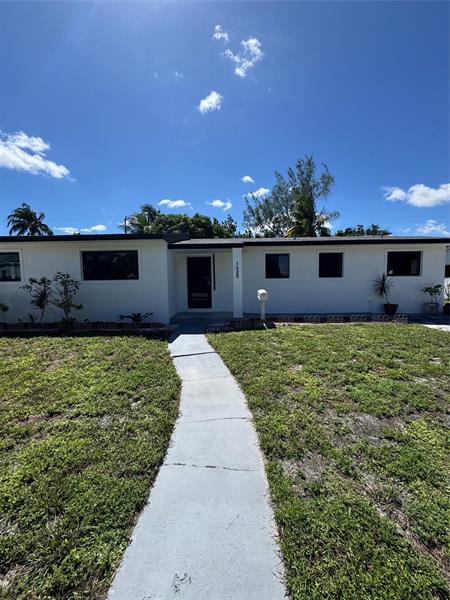 Image 3 of 18 For 1420 198th St