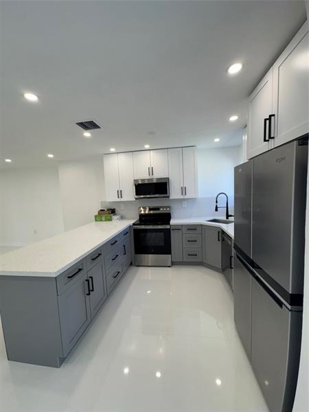 Image 5 of 18 For 1420 198th St