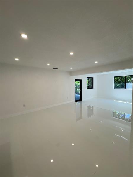 Image 7 of 18 For 1420 198th St