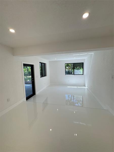 Image 8 of 18 For 1420 198th St