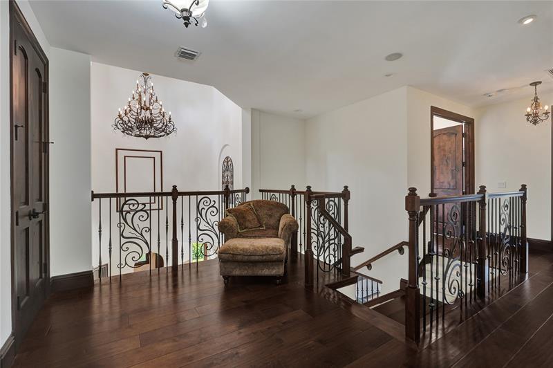 Image 19 of 51 For 4930 27th Ter