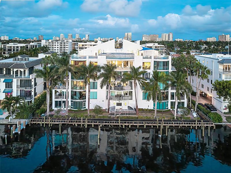 Image 3 of 49 For 301 Hendricks Isle  10