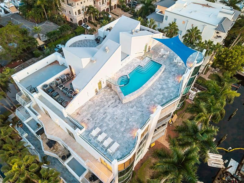 Image 8 of 49 For 301 Hendricks Isle  10