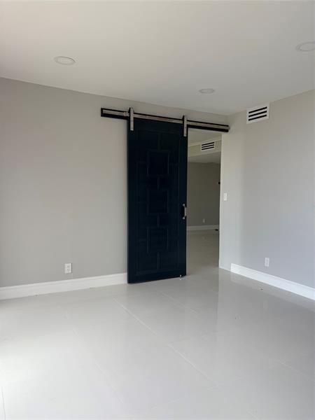 Image 8 of 16 For 2400 Presidential Way  505