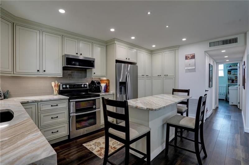 Image 7 of 18 For 2400 10th St