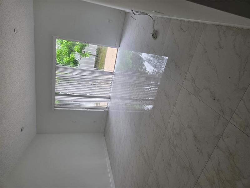 Image 13 of 23 For 7000 39th Ct