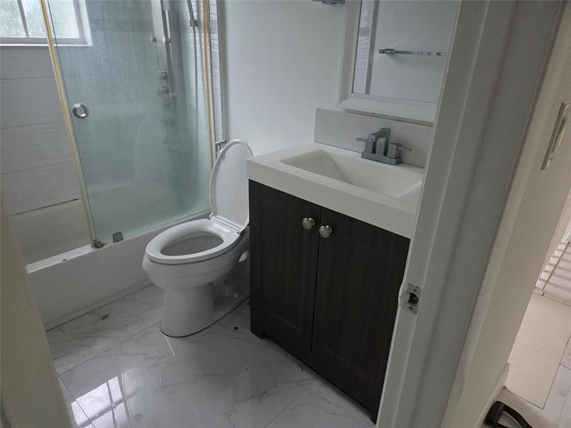 Image 14 of 23 For 7000 39th Ct