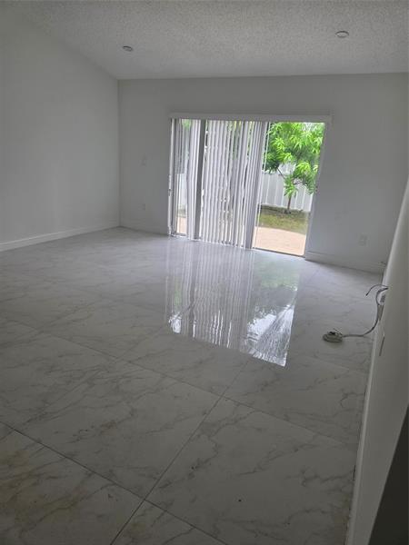 Image 17 of 23 For 7000 39th Ct