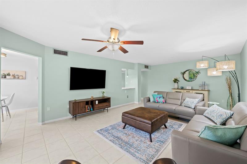 Image 11 of 26 For 1470 Sheridan St  16c