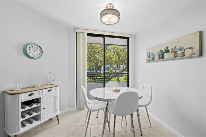 Image 16 of 26 For 1470 Sheridan St  16c