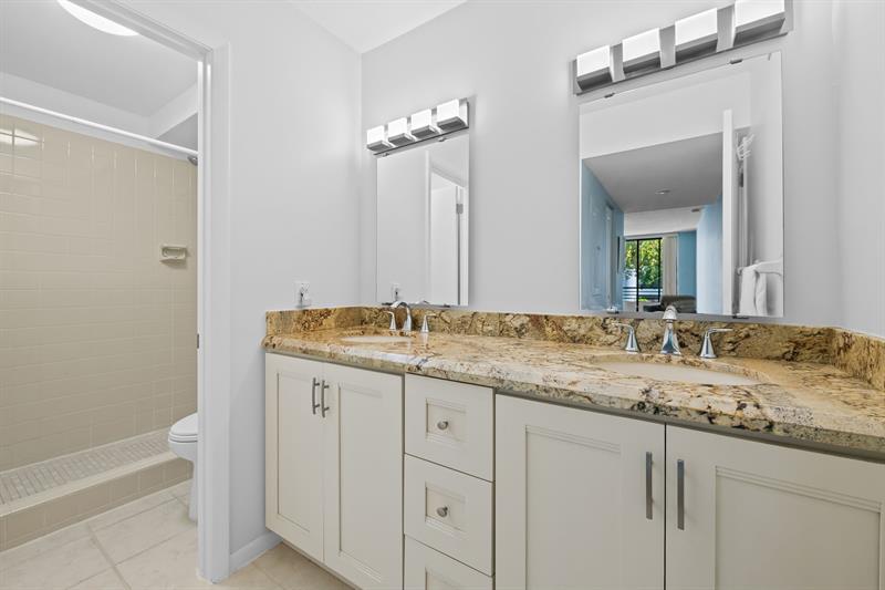 Image 23 of 26 For 1470 Sheridan St  16c