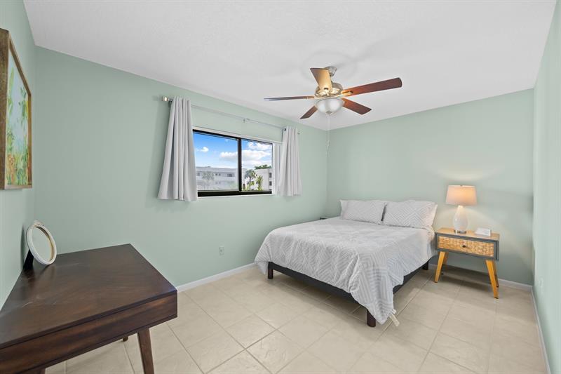 Image 25 of 26 For 1470 Sheridan St  16c