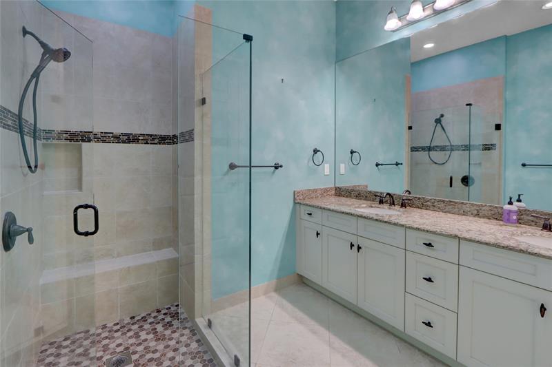 Image 24 of 41 For 14747 Barletta Way