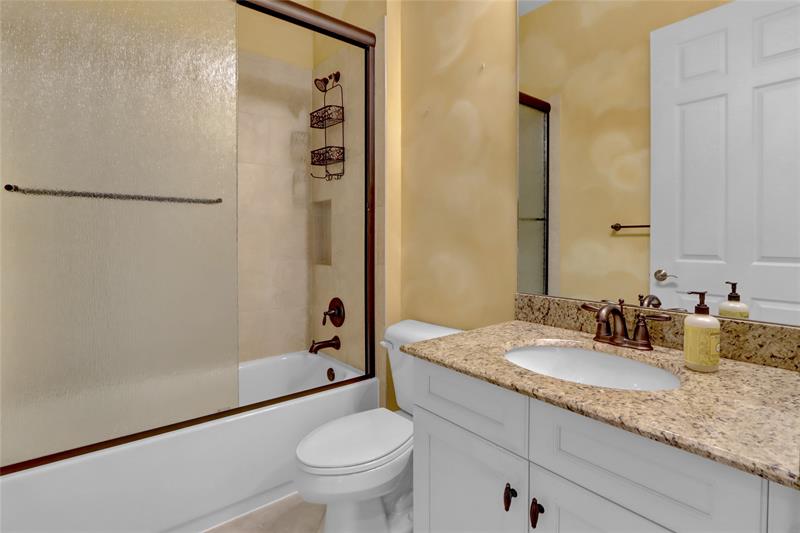 Image 28 of 41 For 14747 Barletta Way