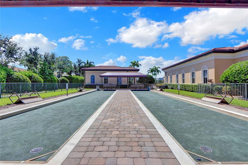 Image 35 of 41 For 14747 Barletta Way