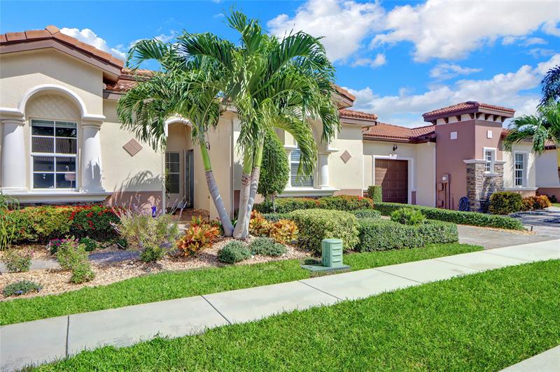Image 4 of 41 For 14747 Barletta Way