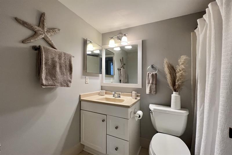 Image 15 of 21 For 2965 8th Ter  203