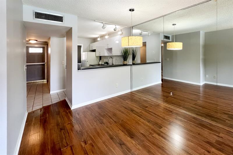Image 7 of 21 For 2965 8th Ter  203