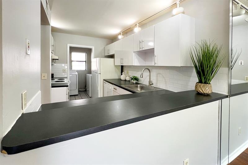 Image 8 of 21 For 2965 8th Ter  203