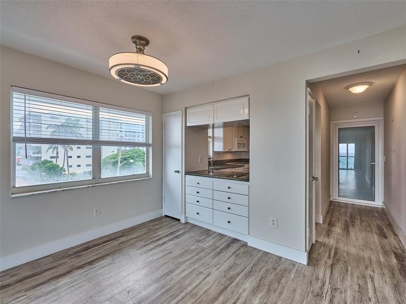 Image 13 of 71 For 1610 Ocean Blvd  304