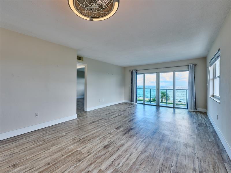 Image 14 of 71 For 1610 Ocean Blvd  304