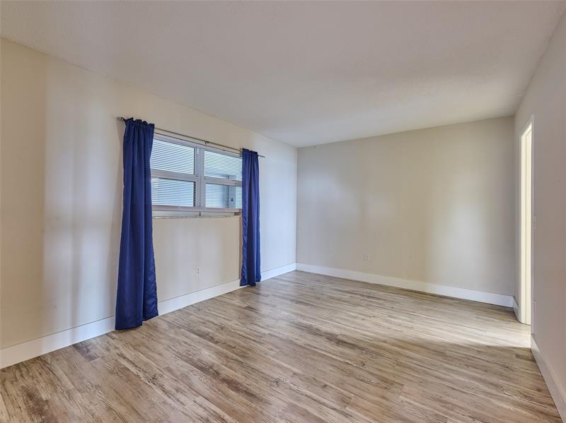 Image 30 of 71 For 1610 Ocean Blvd  304