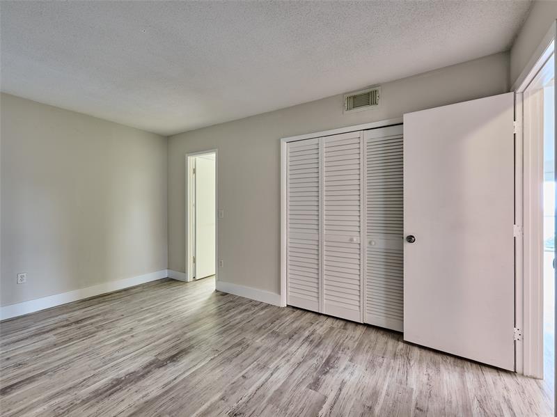 Image 31 of 71 For 1610 Ocean Blvd  304