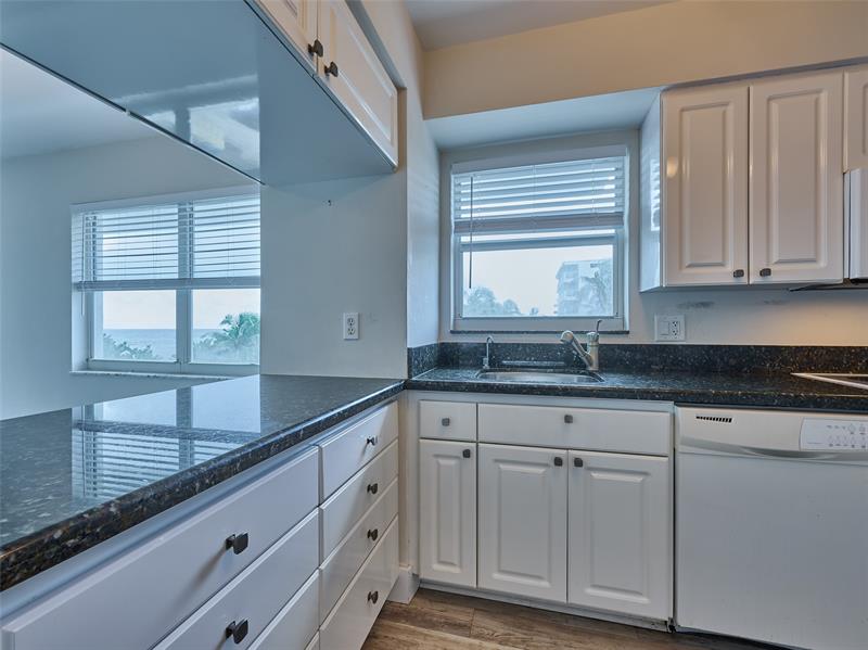 Image 8 of 71 For 1610 Ocean Blvd  304
